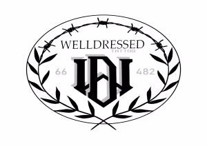 WELLDRESSED Tattoo Logo – minimalistisches Design mit urbaner Symbolik